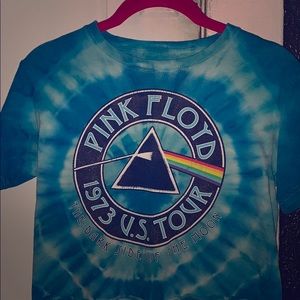 Blue Pink Floyd shirt